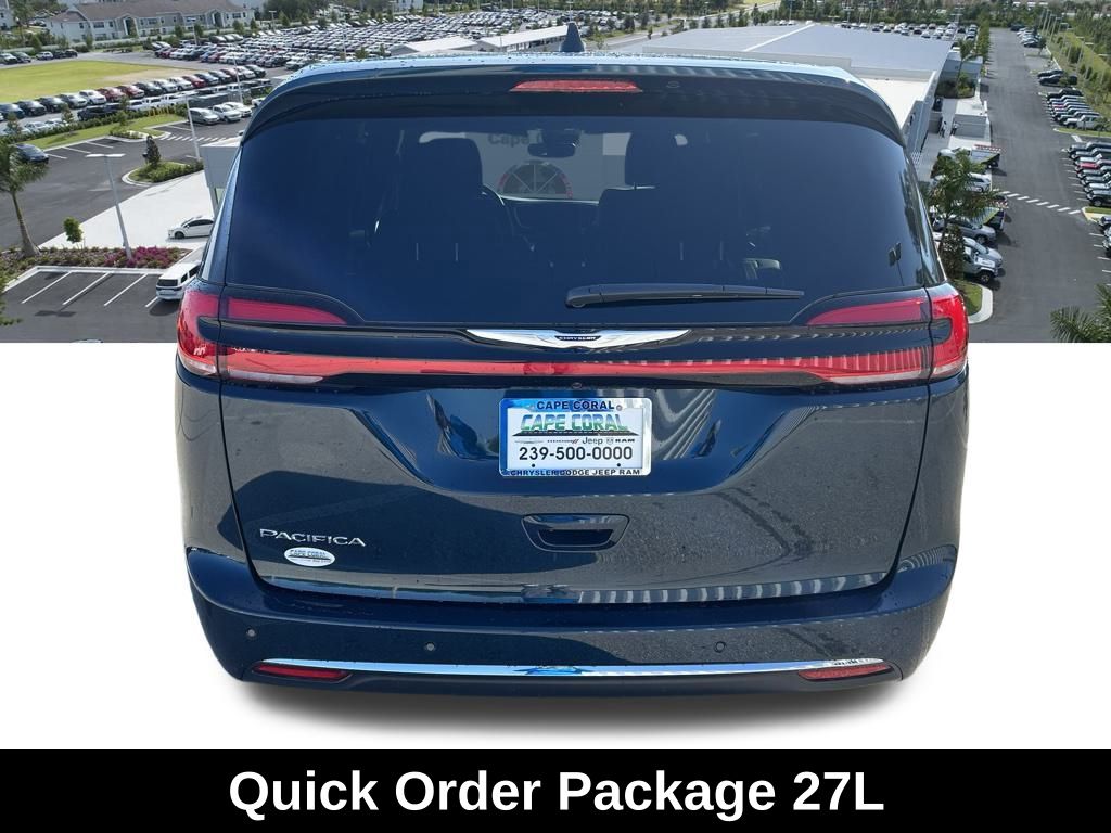 2025 Chrysler Pacifica photo 4
