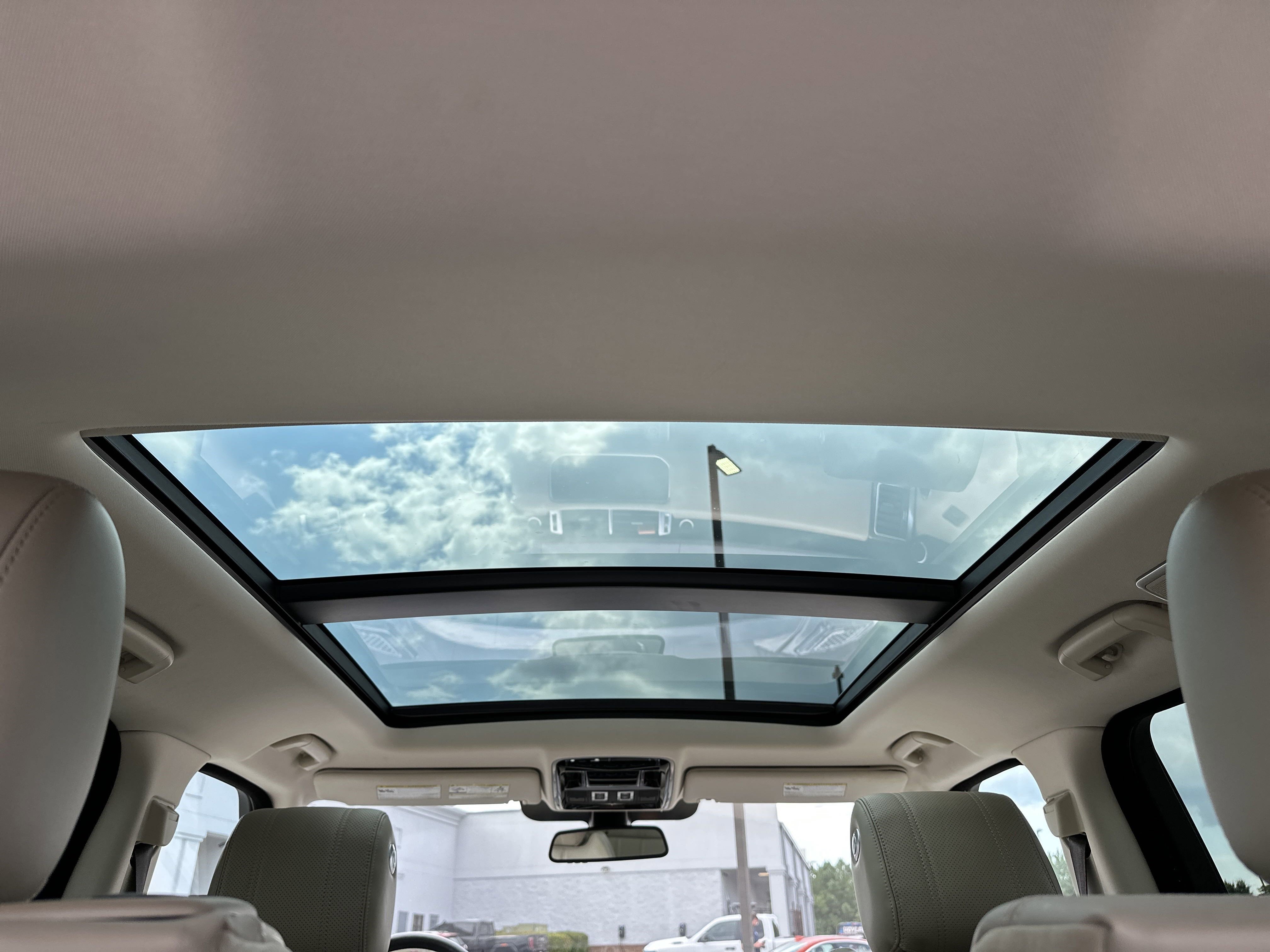 2016 Land Rover Range Rover Sport HSE photo 3