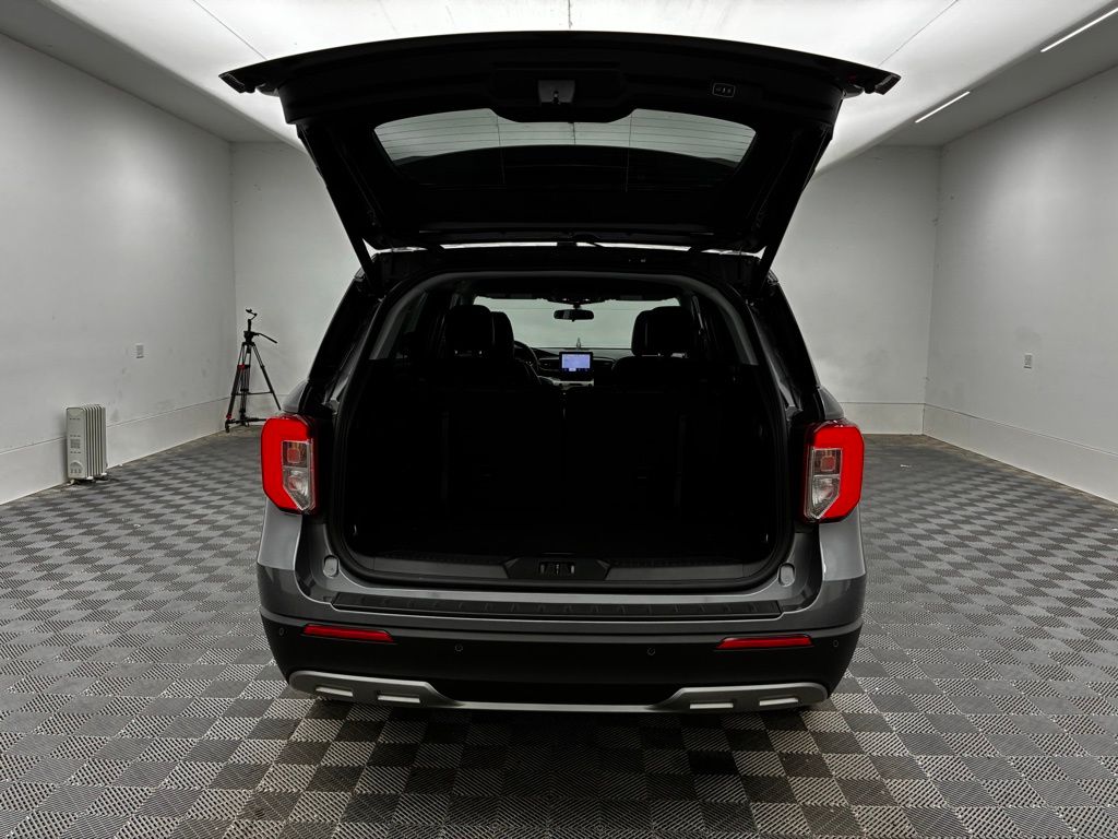 2023 Ford Explorer XLT photo 10