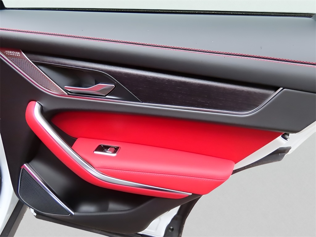 2025 Jaguar F-PACE P400 R-Dynamic S photo 17