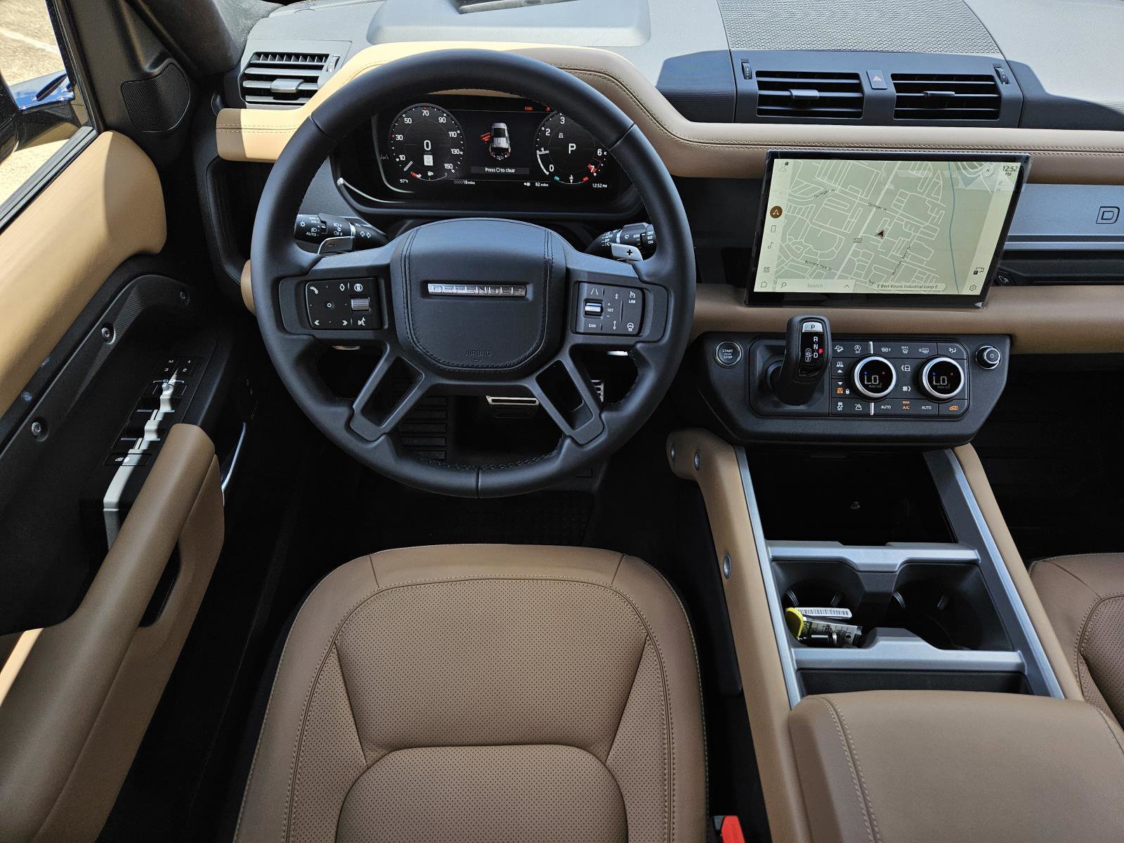 2025 Land Rover Defender 110 V8 photo 32