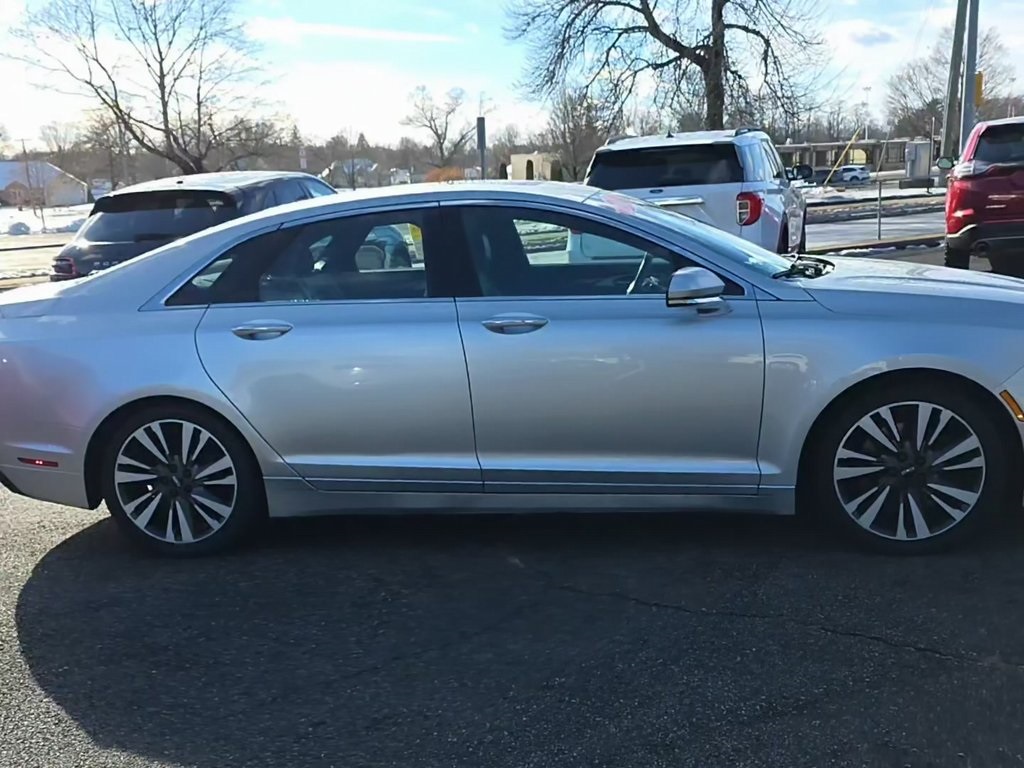 2017 Lincoln MKZ Reserve's photo