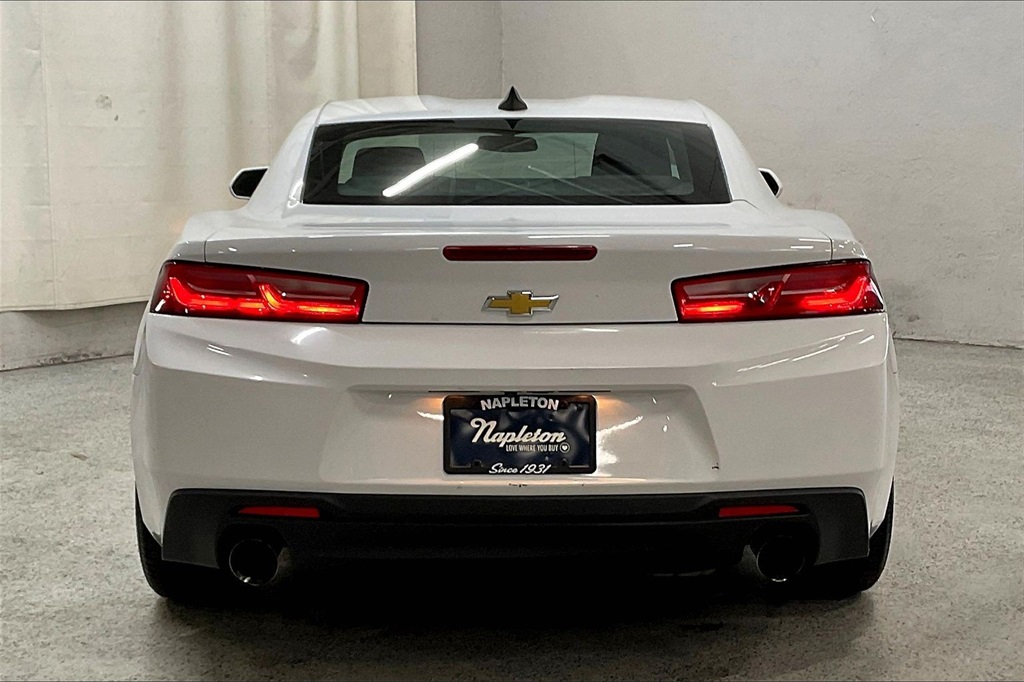 2018 Chevrolet Camaro 1LT photo 3