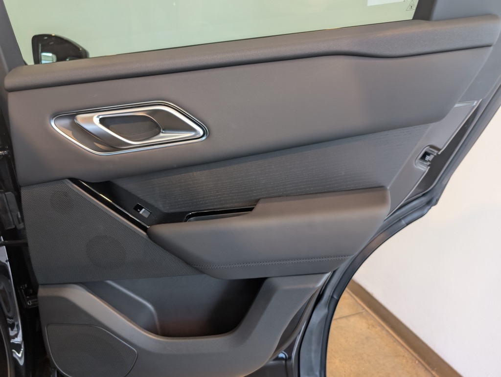 2026 Land Rover Range Rover Velar S photo 25