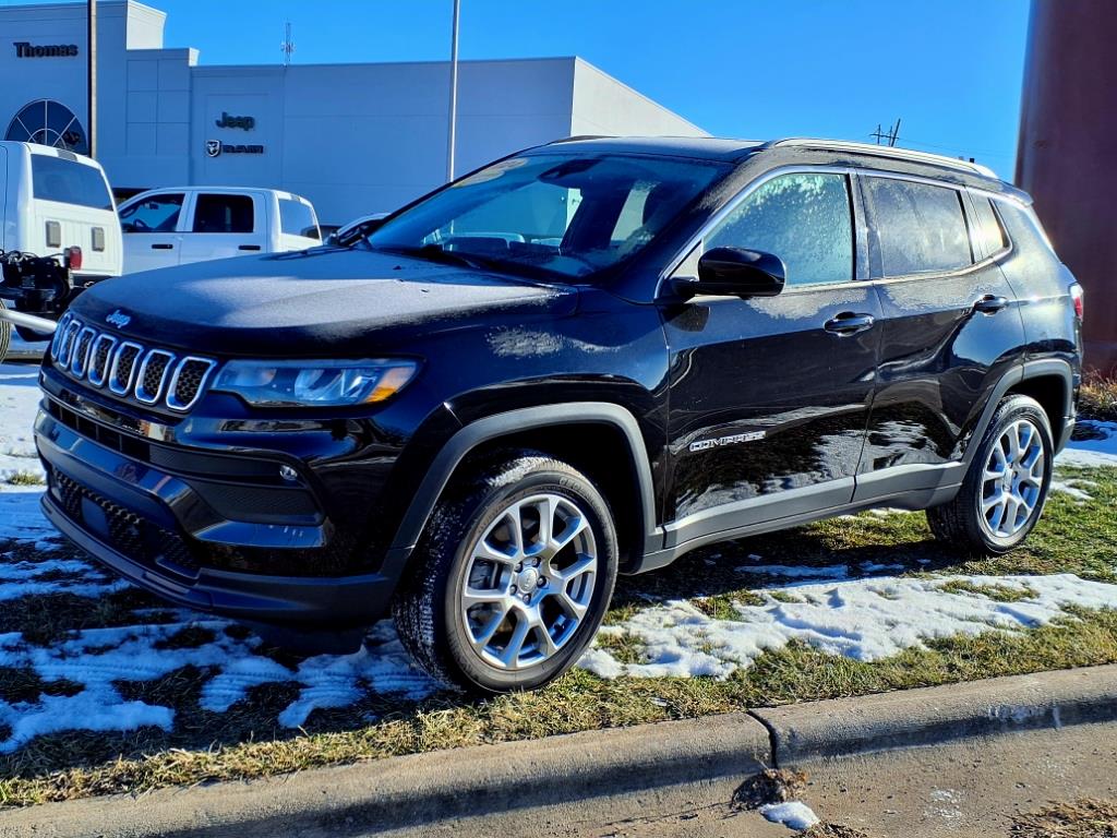 2024 Jeep Compass Latitude Lux
