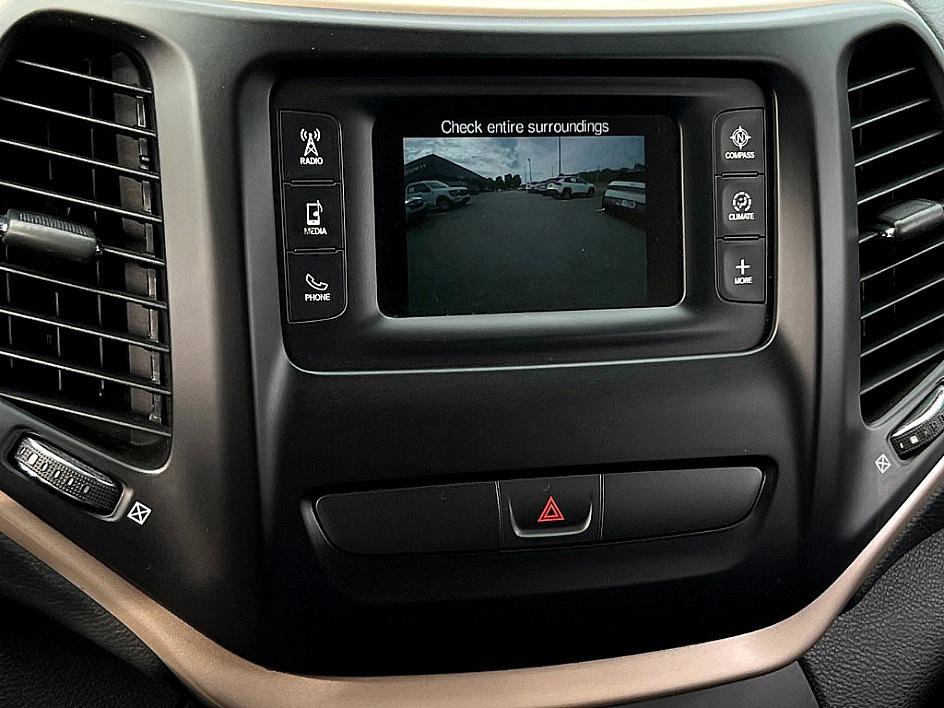 2018 Jeep Cherokee Latitude photo 11