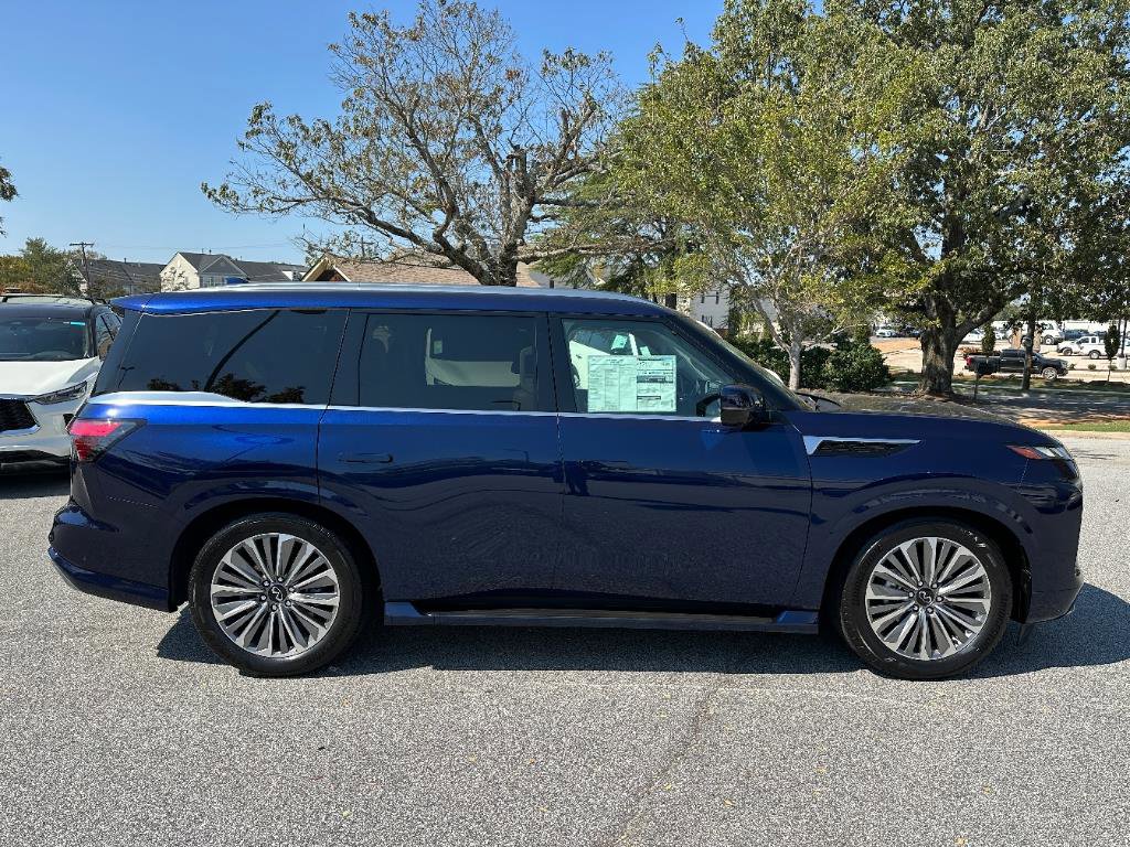2025 Infiniti QX80 Luxe photo 2