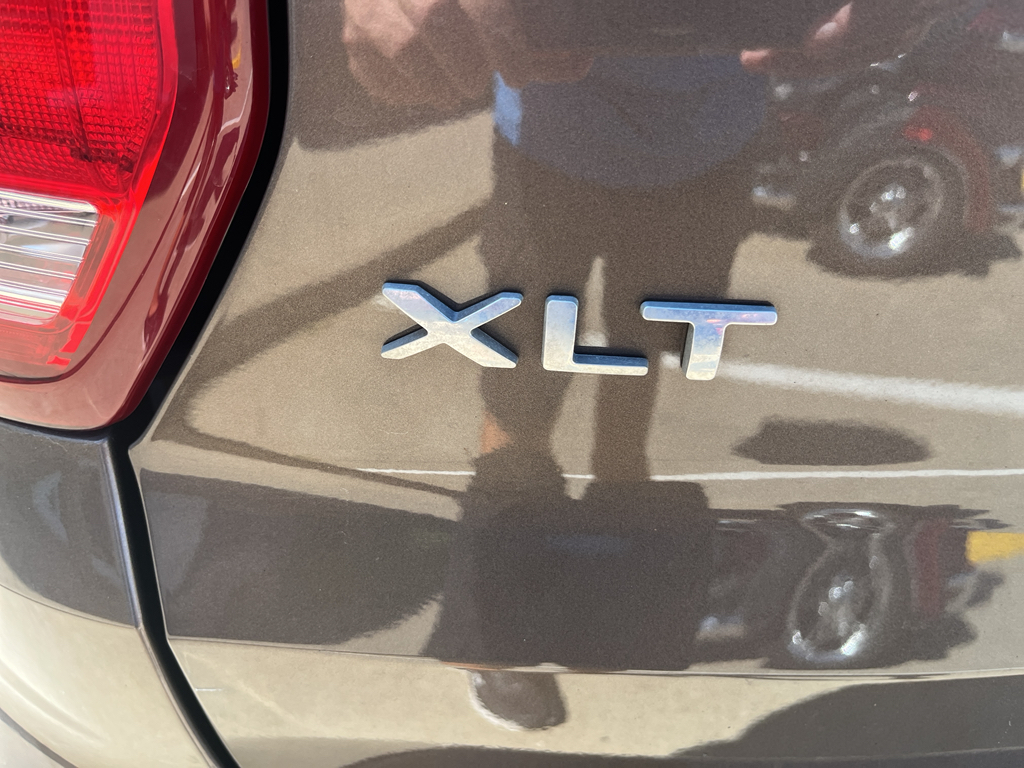 2016 Ford Explorer XLT photo 18