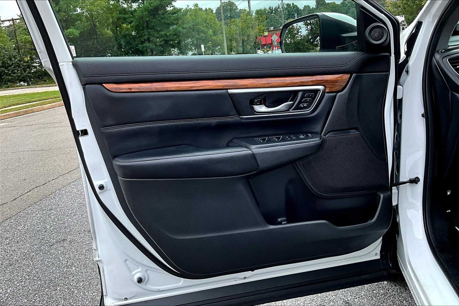 2022 Honda CR-V Hybrid EX-L photo 18