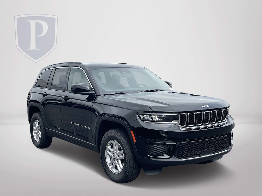 2025 Jeep Grand Cherokee L Laredo's photo
