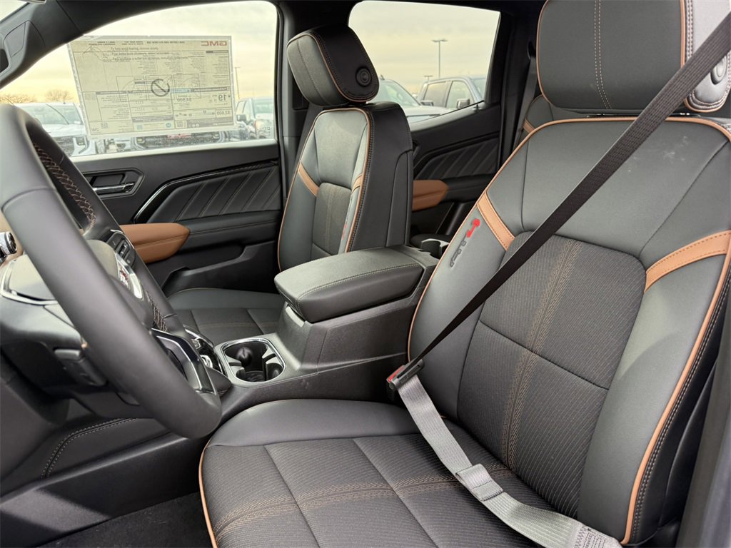 2026 GMC CANYON - Image 14