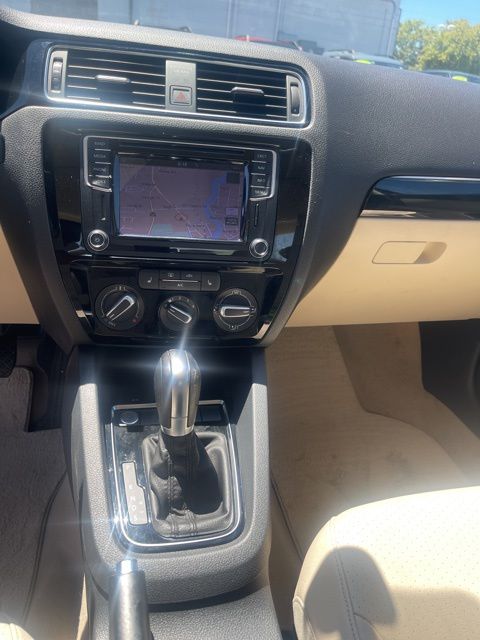 2016 Volkswagen Jetta 1.8T SEL photo 8