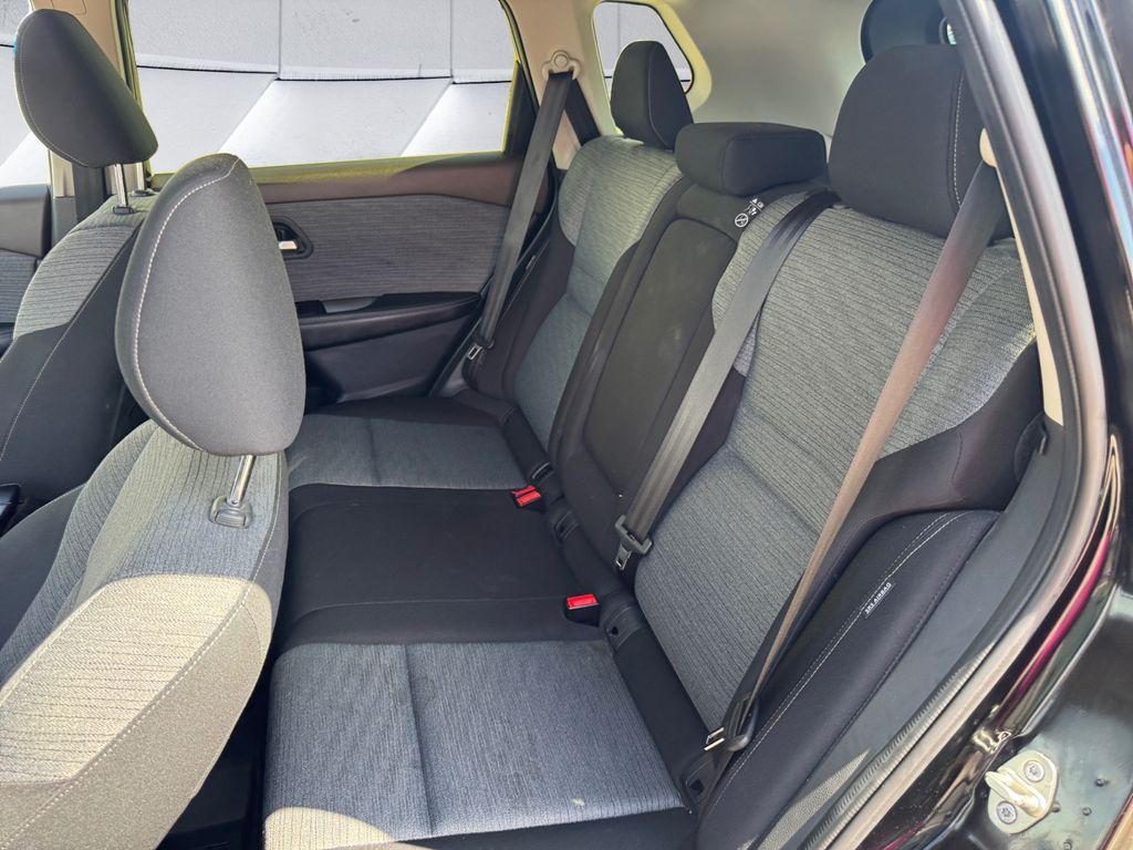 2023 Nissan Rogue SV photo 18