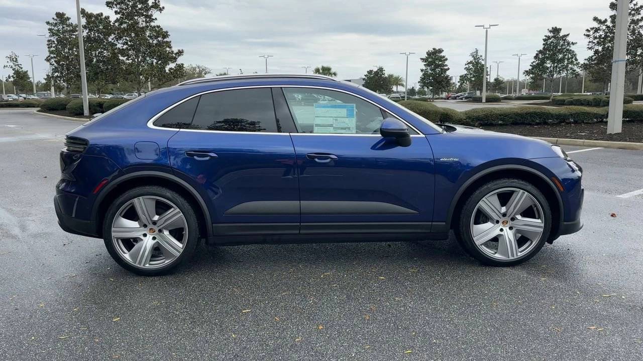2024 Porsche Macan 4 Electric photo 9
