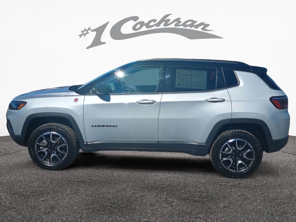 2024 Jeep Compass Trailhawk photo 4