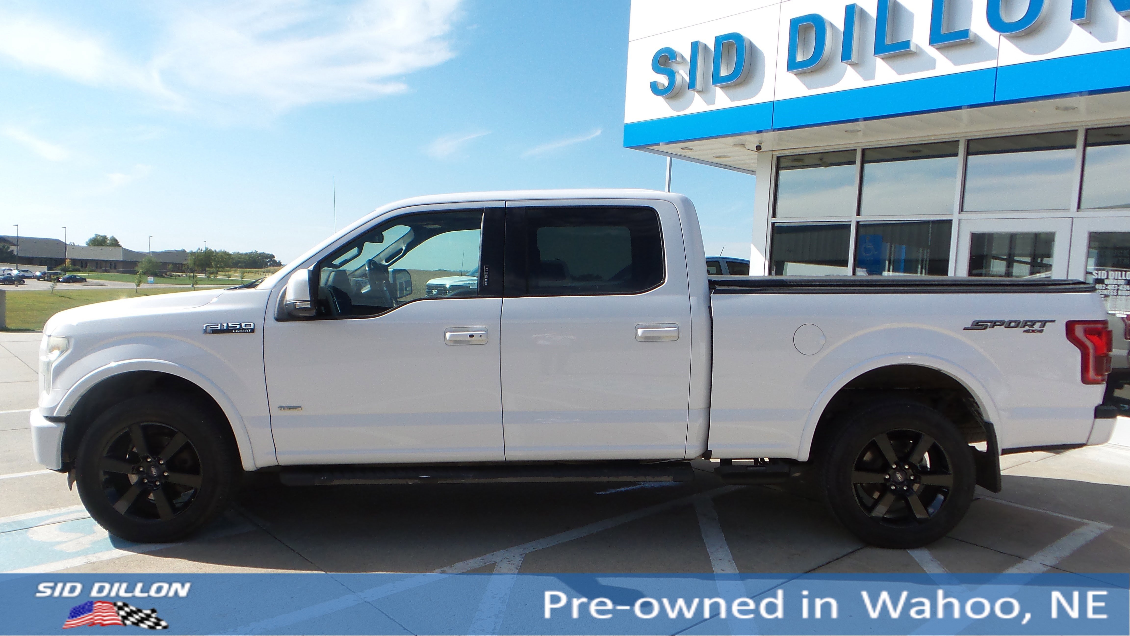 2016 Ford F-150 Lariat photo 2