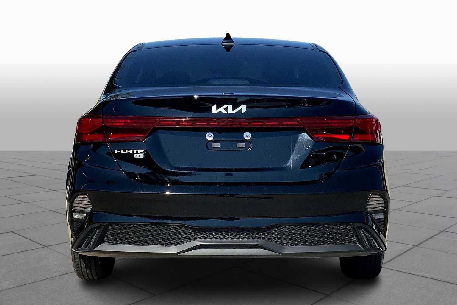 2024 Kia Forte LX photo 4