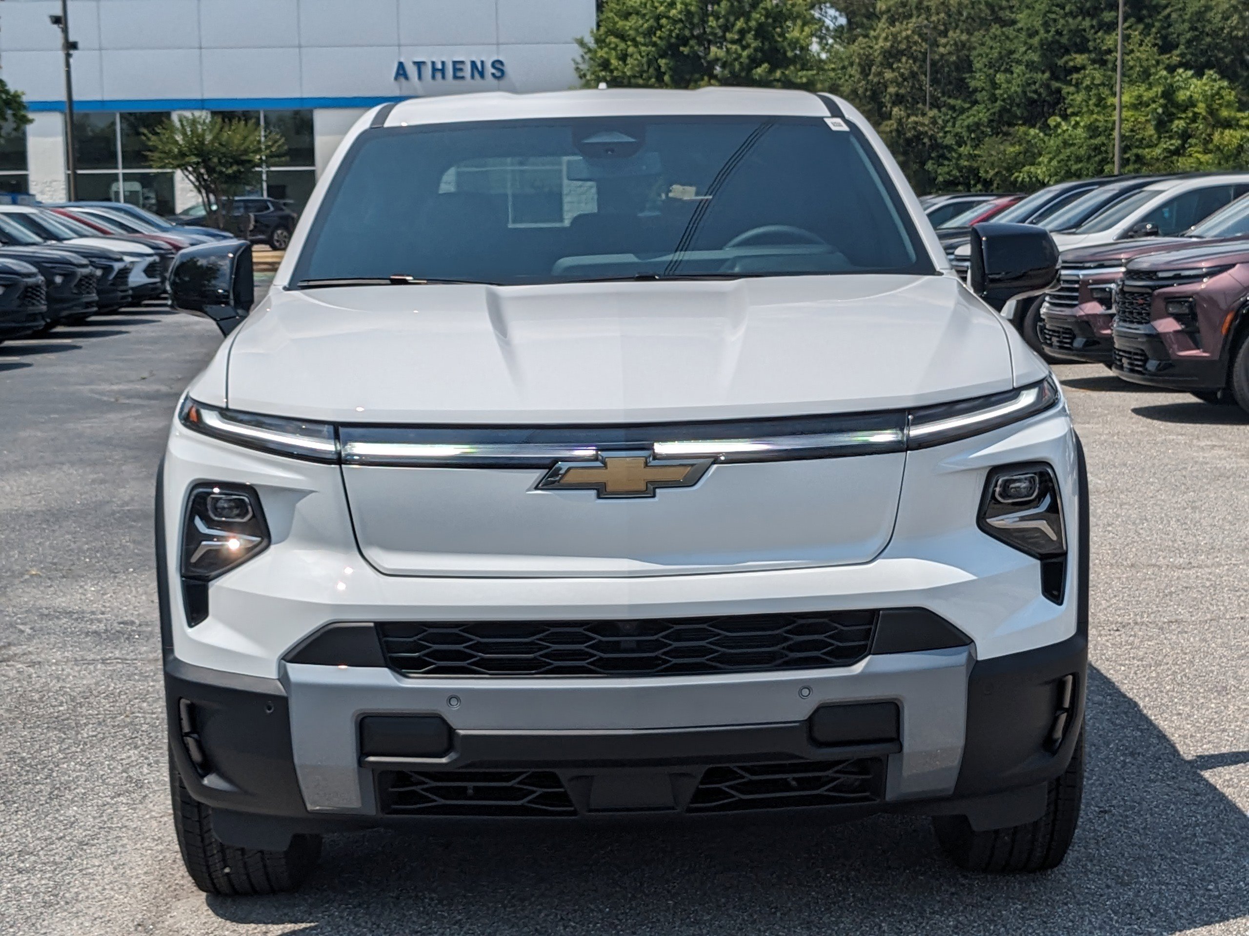2025 Chevrolet Silverado EV LT photo 9