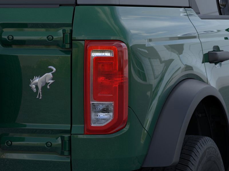 2025 Ford Bronco Base photo 3