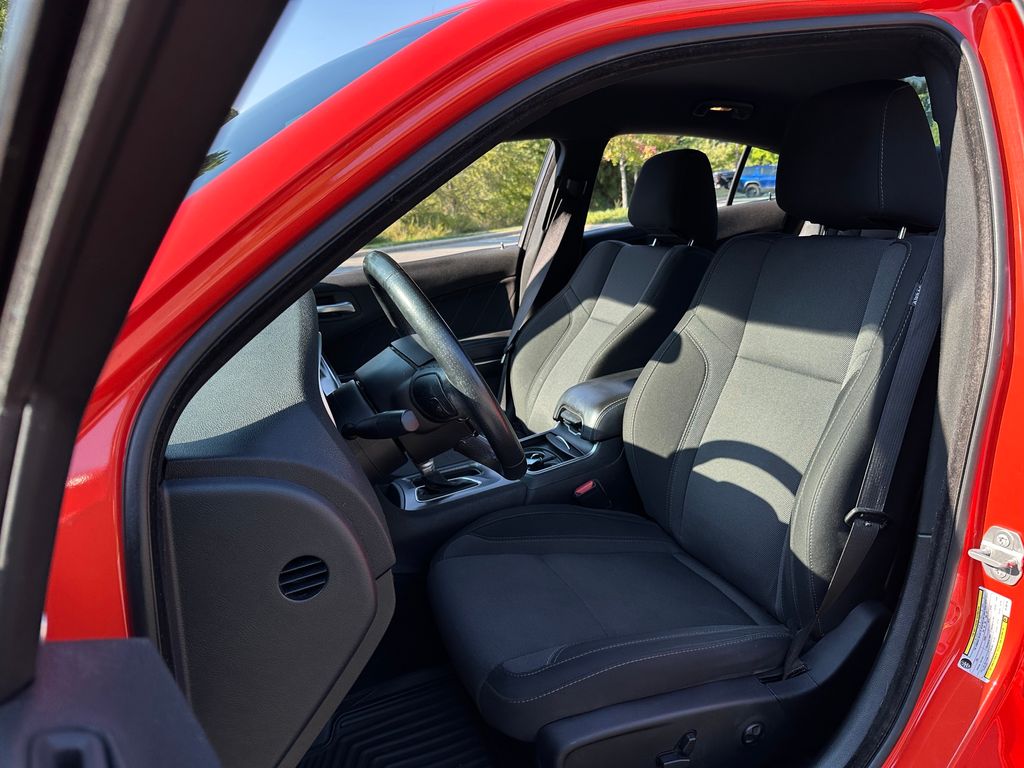 2018 Dodge Charger SXT Plus photo 10