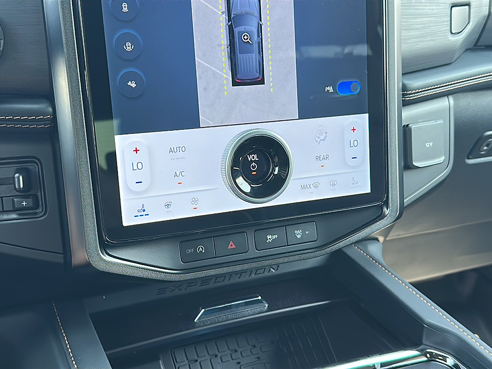 2024 Ford Expedition Platinum photo 15