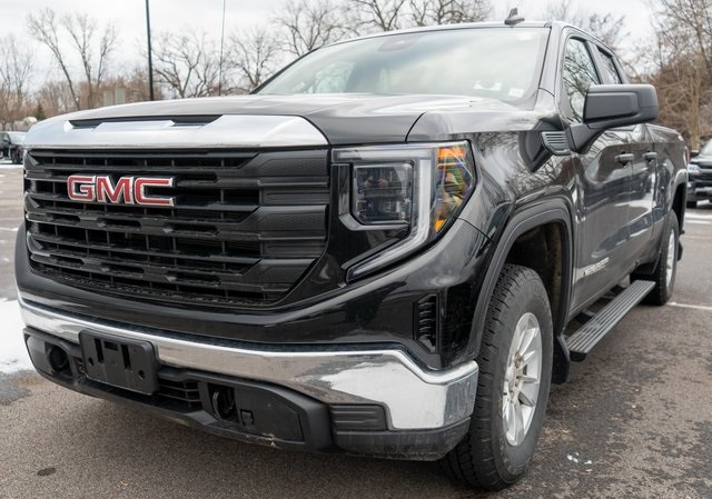 2023 GMC Sierra SLE's photo