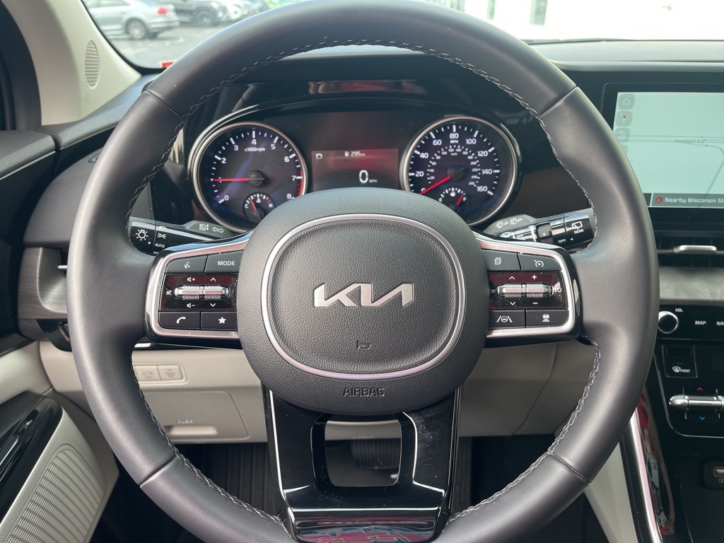 2024 Kia Carnival EX photo 9