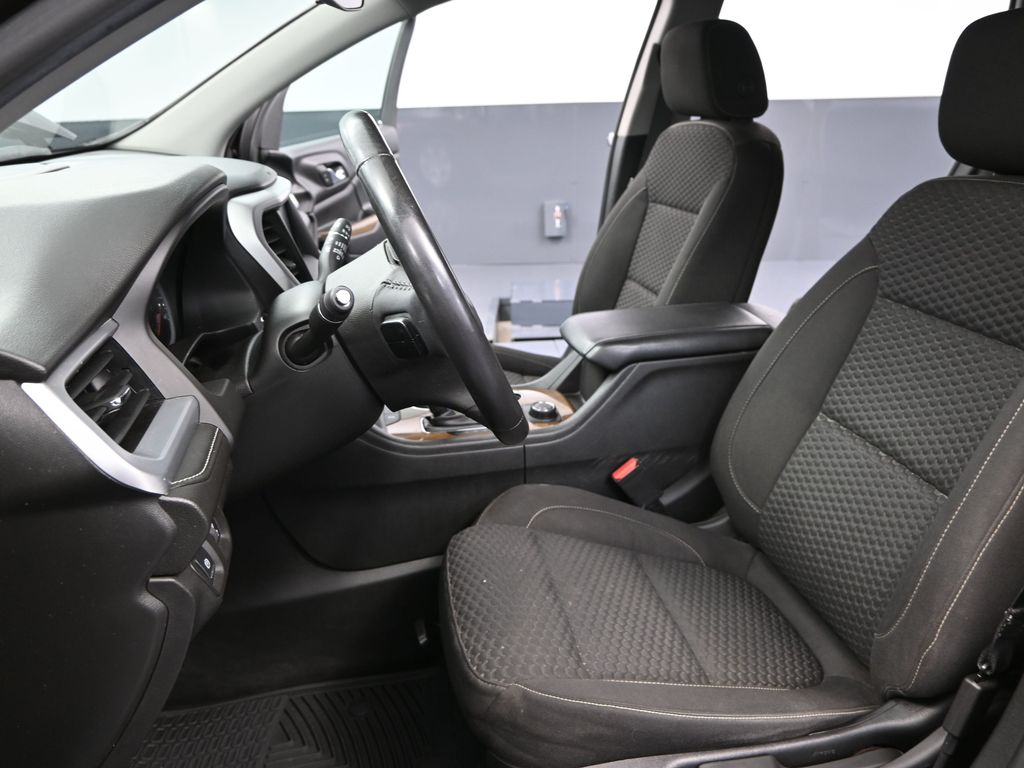 2017 Gmc Acadia SLE photo 17