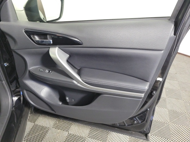 2022 Mitsubishi Eclipse Cross SEL photo 27