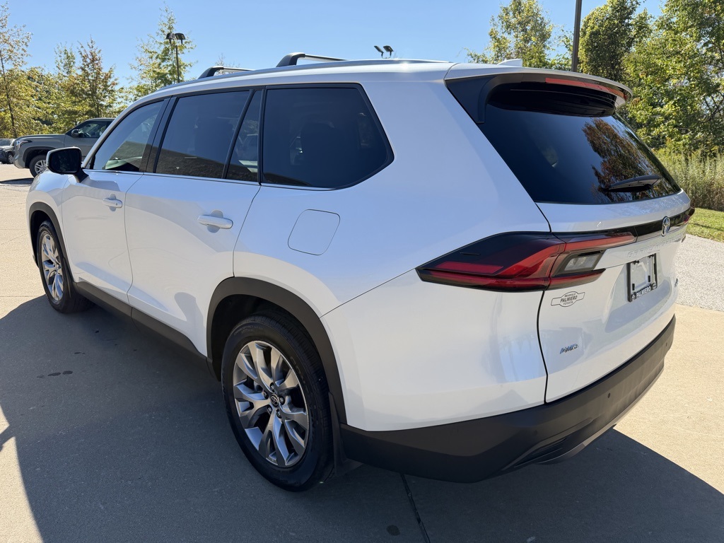 2025 Toyota Grand Highlander Limited photo 3