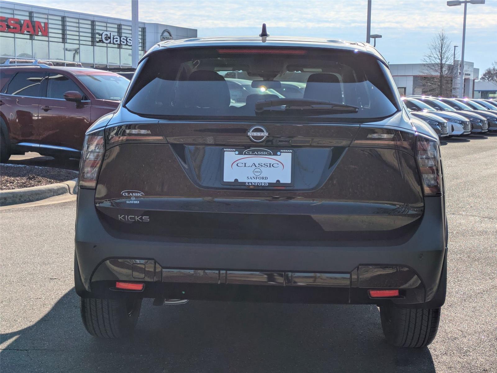 2025 Nissan Kicks SV photo 6