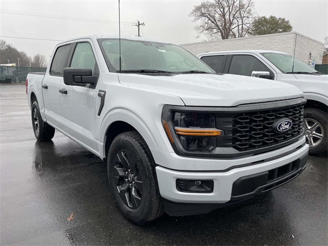 2025 Ford F-150 STX's photo