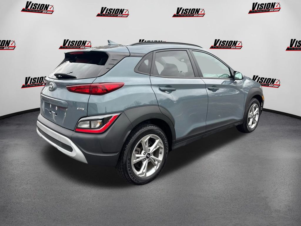 2022 Hyundai Kona SEL photo 2