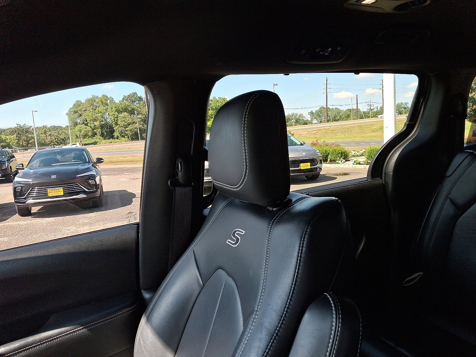2021 Chrysler Pacifica Touring L photo 12