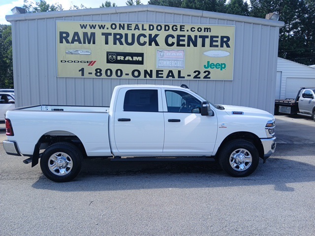 2025 Ram 2500 Tradesman photo 2