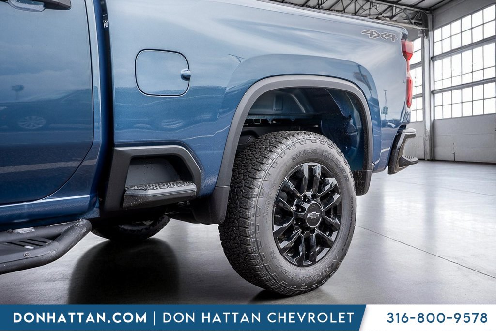 2025 Chevrolet Silverado 2500HD Custom photo 36