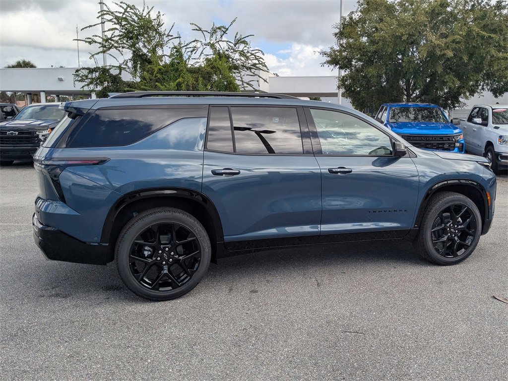 2026 Chevrolet Traverse RS photo 3