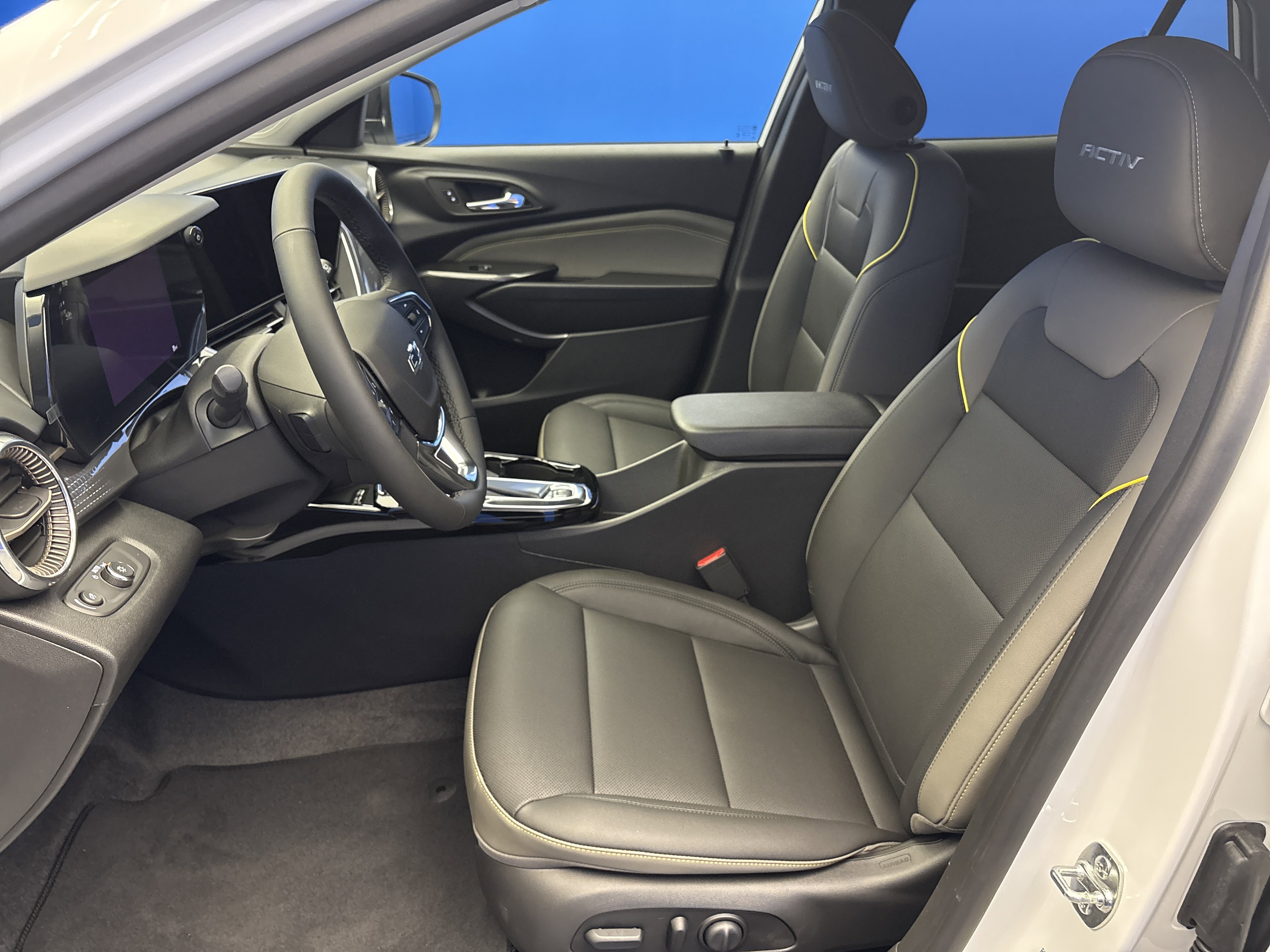 2026 Chevrolet Trax ACTIV photo 9