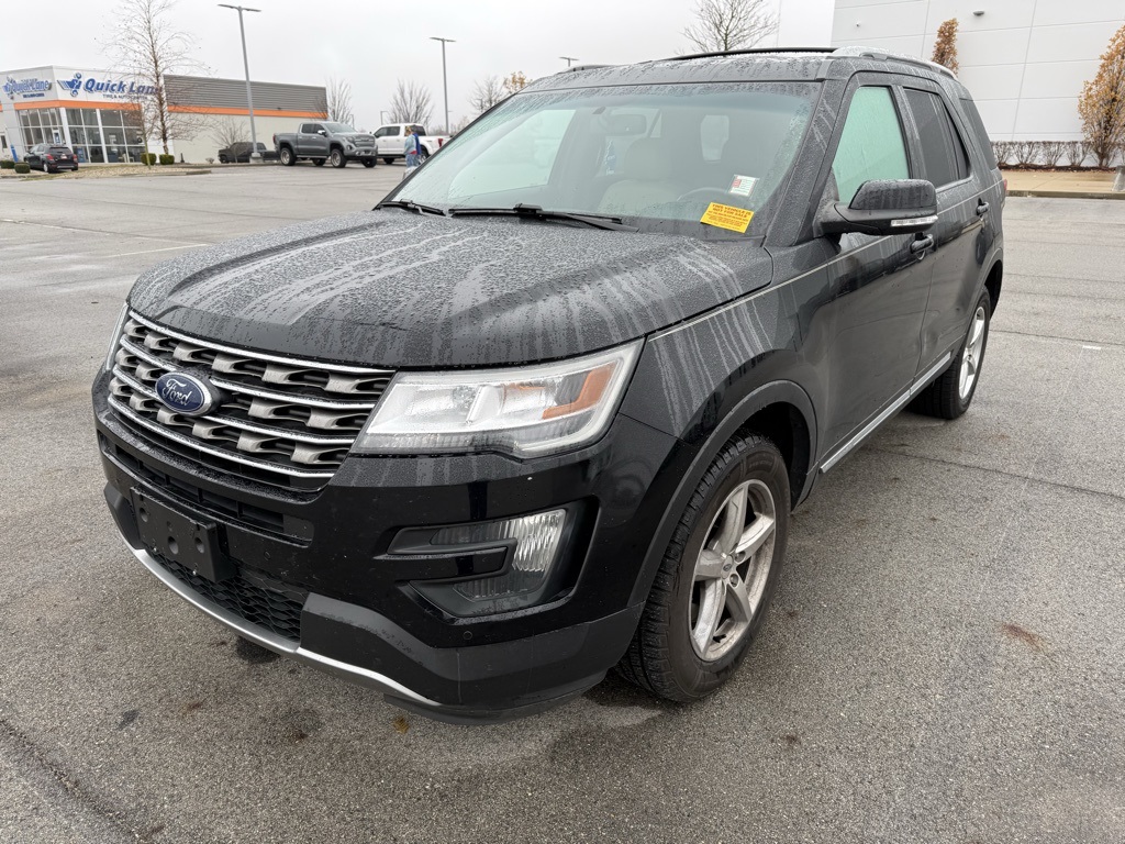 2016 Ford Explorer XLT photo 3