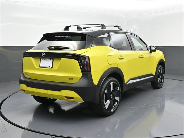 2025 Nissan Kicks SR photo 2