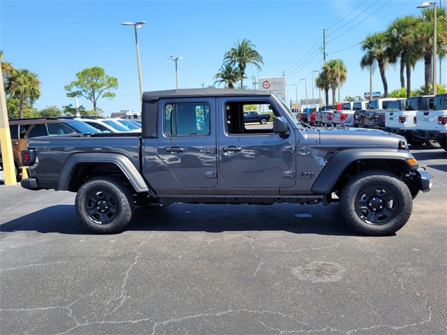 2025 Jeep Gladiator Sport photo 9