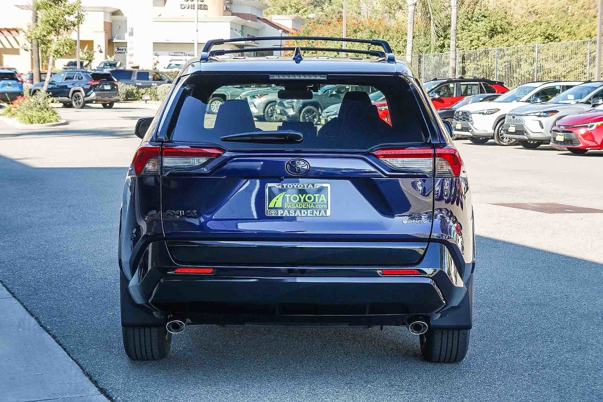 2025 Toyota RAV4 Hybrid SE photo 2