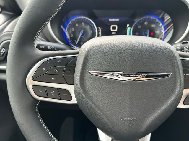 2026 Chrysler Pacifica photo 20
