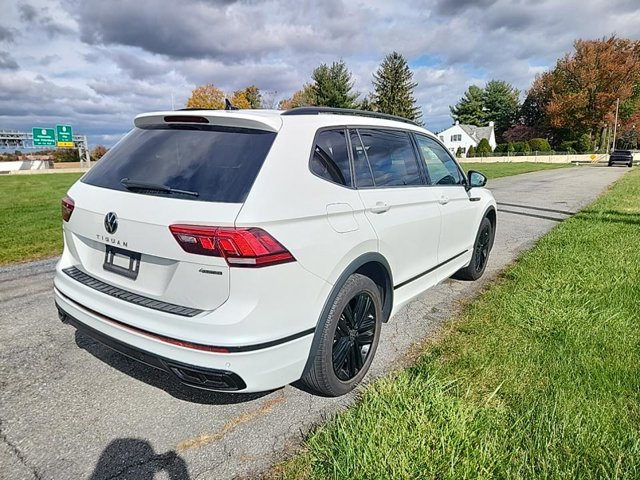 2022 Volkswagen Tiguan SE R-Line Black photo 4