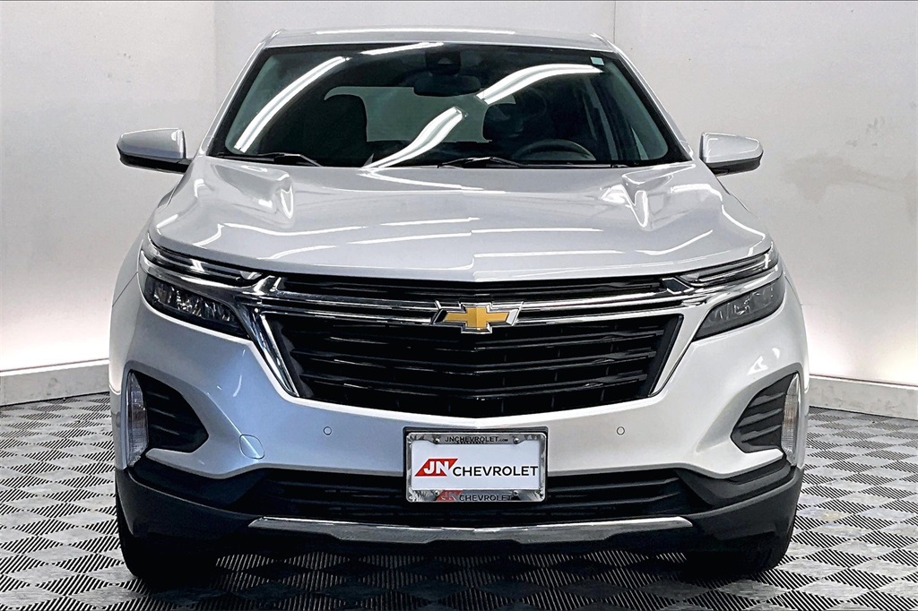 2022 Chevrolet Equinox LT photo 2