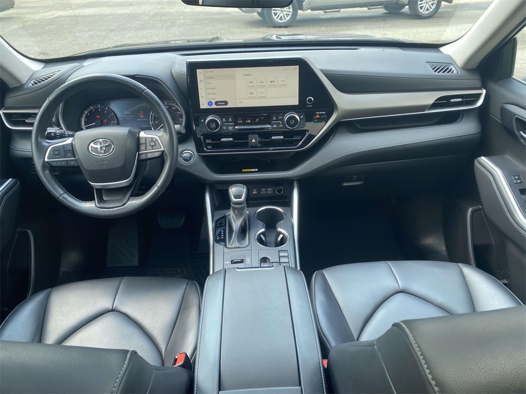 2023 Toyota Highlander XLE photo 11