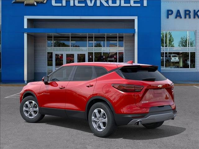 2025 Chevrolet Blazer 2LT photo 2
