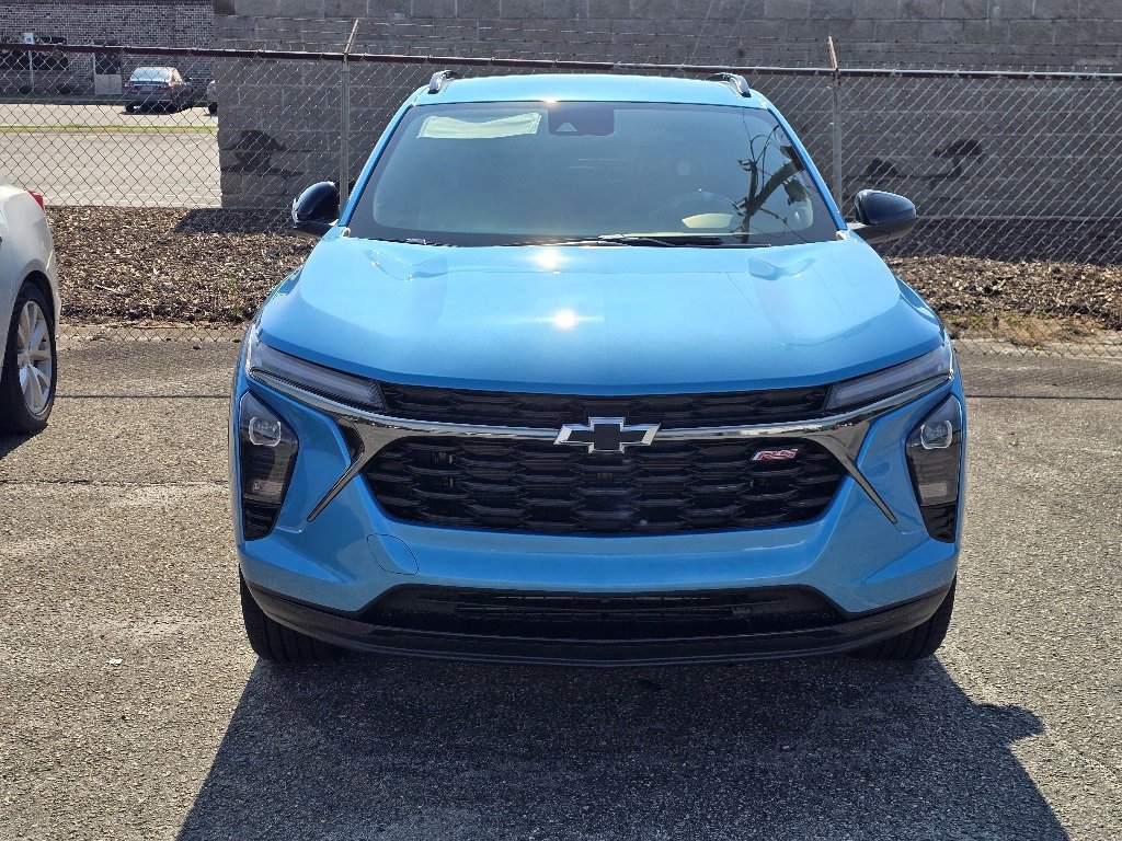 2025 Chevrolet Trax photo 3