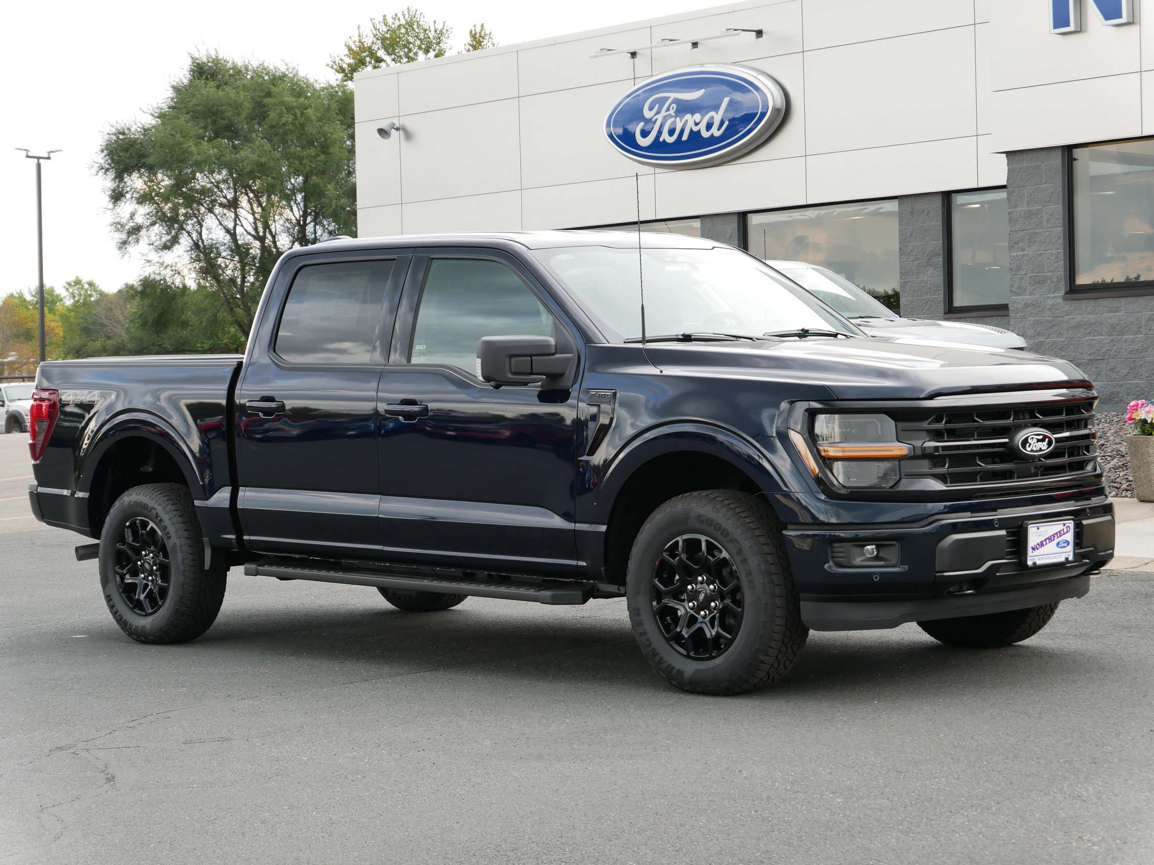2025 Ford F-150 XLT photo 2