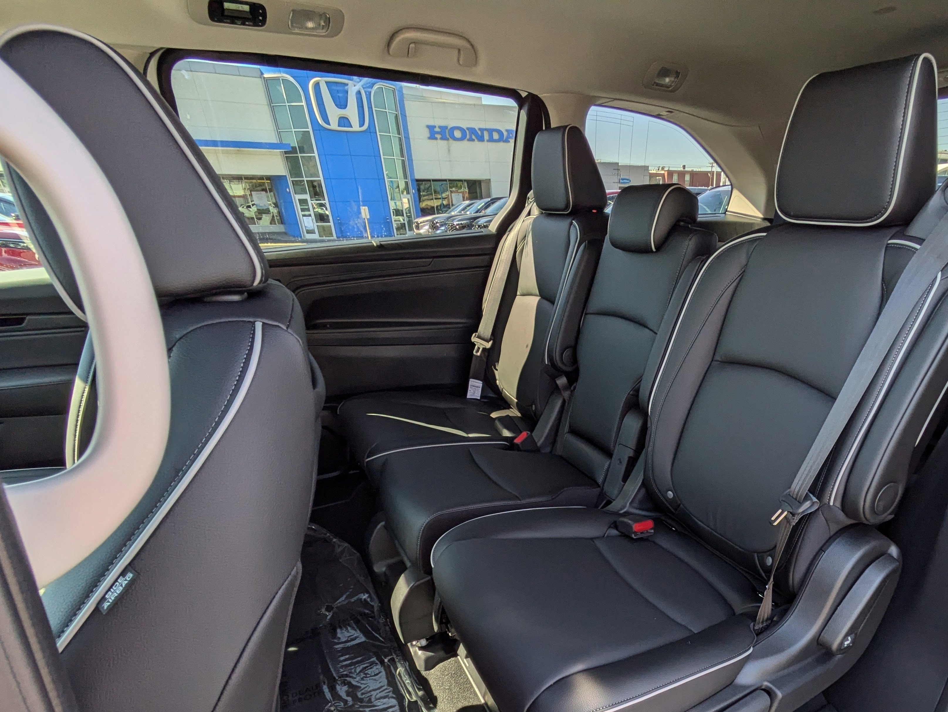 2025 Honda Odyssey Touring photo 13